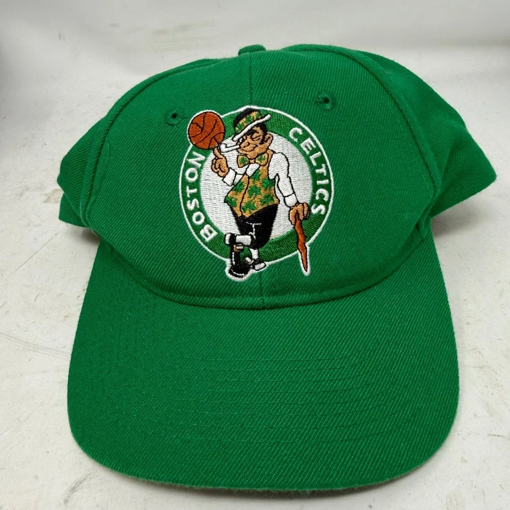 Vintage Boston Celtics NBA Snapback Hat Green Lucky Leprechaun Logo Cap Mens